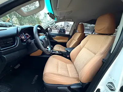 2022 Toyota FORTUNER 照片 12