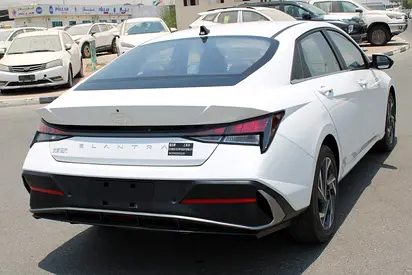 2025 Hyundai ELANTRA 照片 4