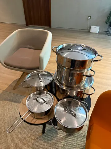 Stainless Steel Cookware Set - 6 Pieces (Pots with Lids) New and excellent quality.