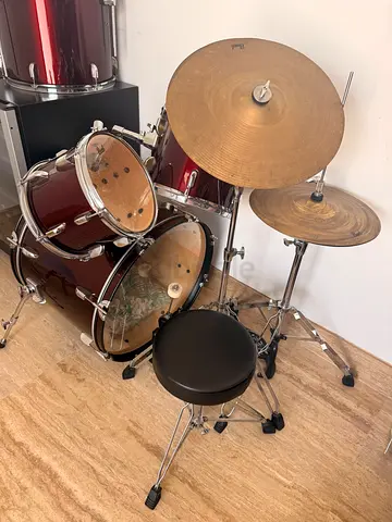 Pearl Roadshow Acoustic Drum Kit – Complete Set with Cymbals & Stool