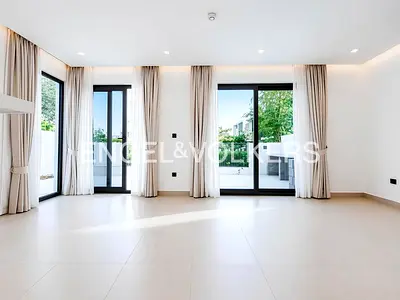 Corner Unit | Park Facing | Upgraded
