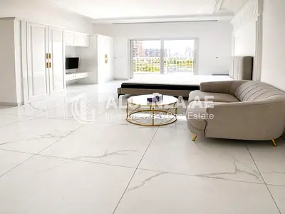 L-SHAPED KITCHEN | SPACIOUS | CHILLER FREE