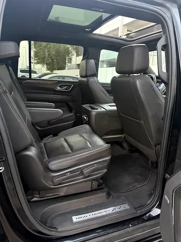 2023 Chevrolet SUBURBAN 照片 12