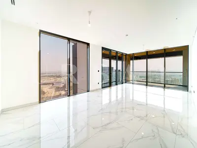 4 غرف نوم في الطابق العلوي | إطلالات على البرج والبحيرة | Crest Grande