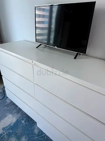 32 inch Smart TV in good working condition