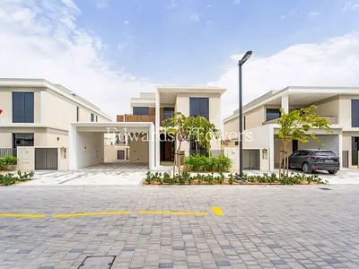 Single Row | Closed Kitchen | Tenanted