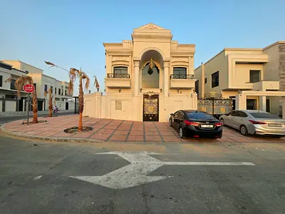 🏡✨ فيلا كلاسيك فاخرة للإيجار في الحليو 2  لعشاق الفخامة والرقي، فيلا بتصميم كلاسيك ومساحات مريحة، مناسبة للعائلات 👌  🛏️ 5 غرف نوم ماستر 👗 خزائن مد