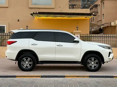 2022 Toyota FORTUNER 照片 10