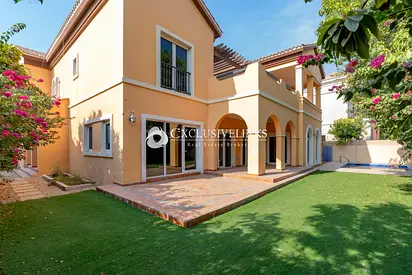 5BR Valencia Type | Private Pool | Vacant