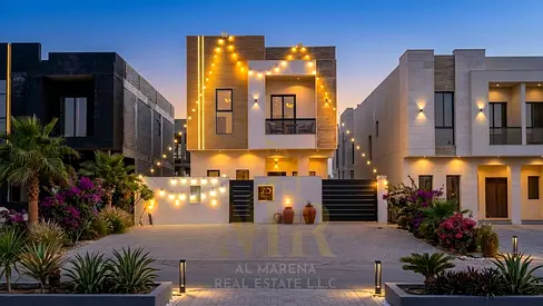 Modern villa in the heart of Al Helio, Ajman, on Sheikh Maktoum Street. Ground and first floors, master bedrooms. Land area 3,014 sq ft, registration