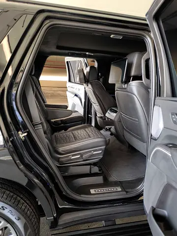 2023 Cadillac ESCALADE — миниатюра 4