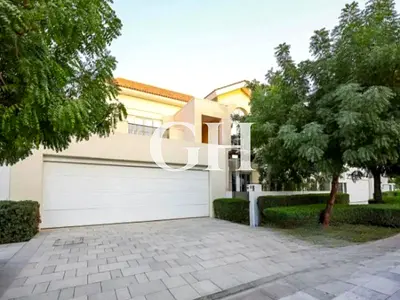 5BR Villa | Corner | Close to Lagoon | Ready