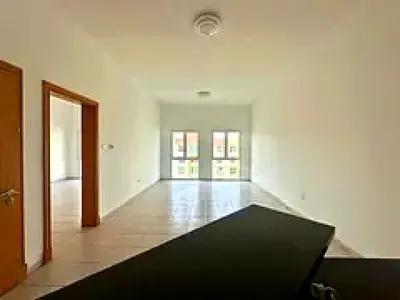 Few steps to metro| Vacant | Investor deal