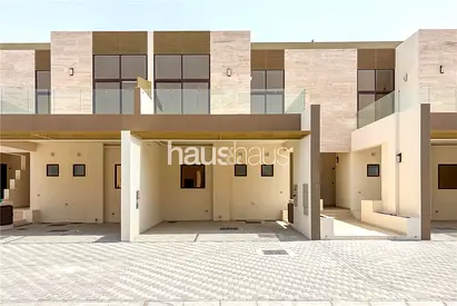 Ready | Perfectly Modern | Vacant