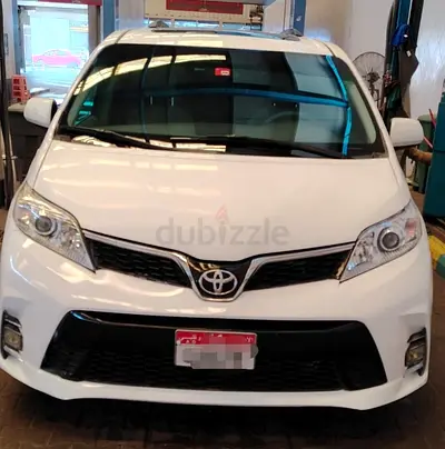 Toyota Sienna XLE 2011 | Family Van | American Specs