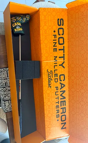 Limited made to order exclusive Scotty Cameron Titleist putter with headcover in original box