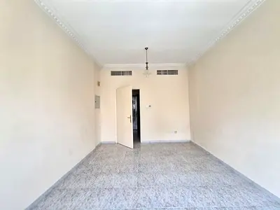 NO ADMIN FEES family building studio near to park