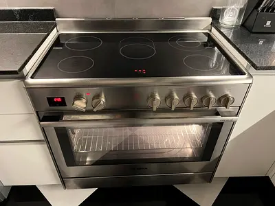 Bosch Series 8 Ceramic Cooker 90Cm , 5 hoobs HCB738357M DELIVERY + WARRANTY