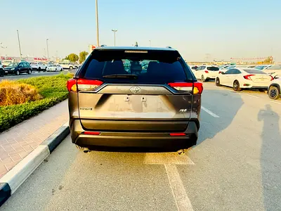 2025 Toyota RAV 4 XLE — zdjęcie 18