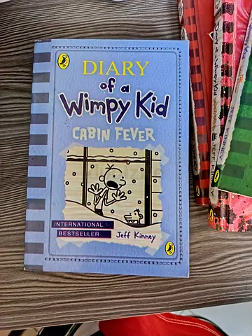 Diary of a Wimpy Kid: Cabin Fever - Jeff Kinney (Paperback) (Indian Version)