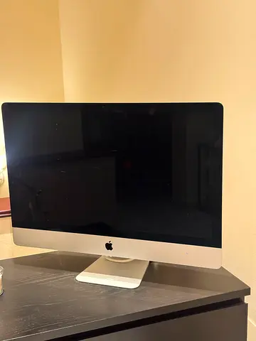 Apple iMac Desktop Computer