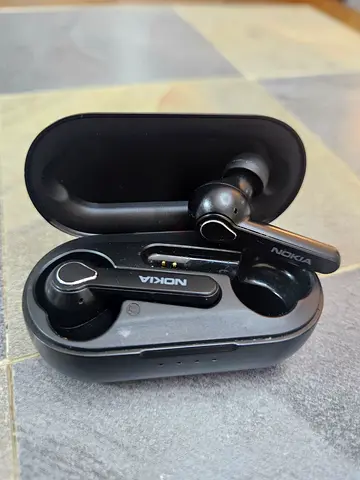 Nokia True Wireless Earbuds with Charging Case - Good Condition