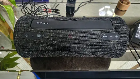Sony SRS-XG300 Portable Bluetooth Wireless Speaker Mega Bass with Handle - Excellent Condition