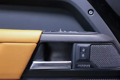 صورة مصغرة 10 لـ 2024 LAND Rover DEFENDER
