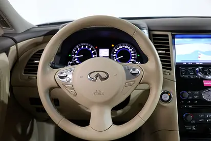 2020 Infiniti QX70 — фото 14