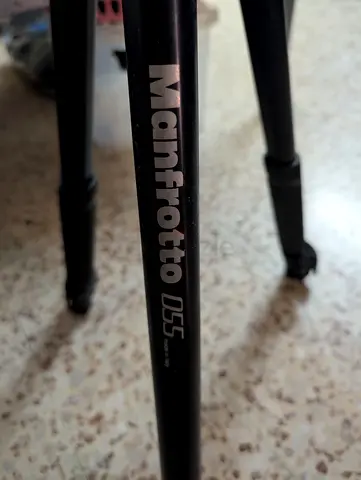 Manfrotto 055 Tripod - Sturdy Professional Camera Tripod
