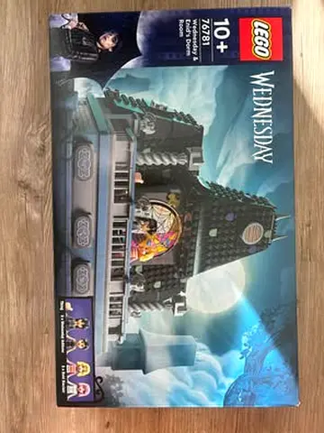 FLASH SALE BRAND NEW LEGO 76781 WEDNESDAY & ENID DORM ROOM
