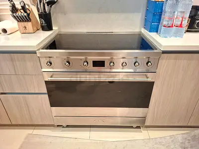 Smeg new model induction cooker 90cm same like new condition