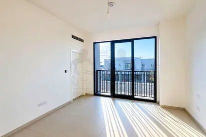Bright Layout | Unfurnished Studio | Community View
