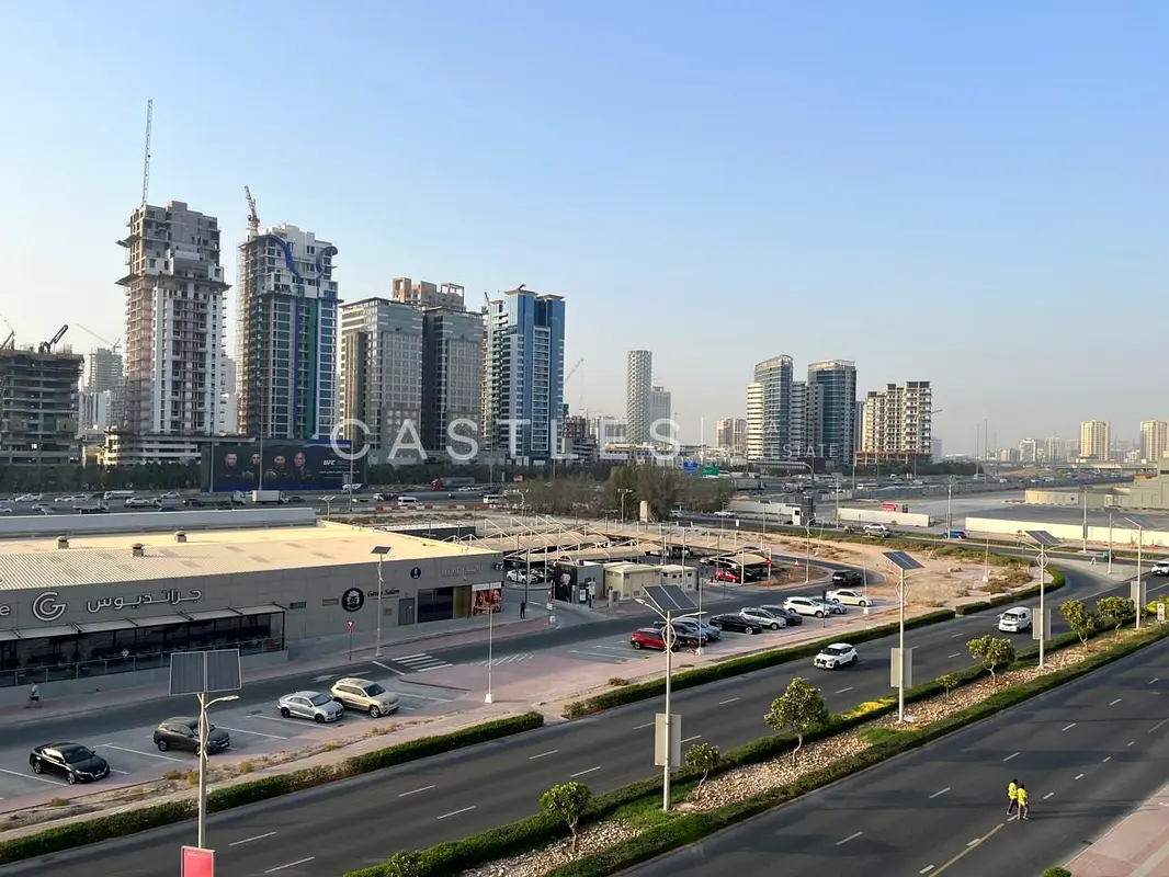 Spacious 1Br | Unfurnished | Sheikh Zayed View