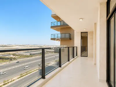 BRIGHT APARTMENT | HUGE LAYOUT | PREMIUM QUALITY