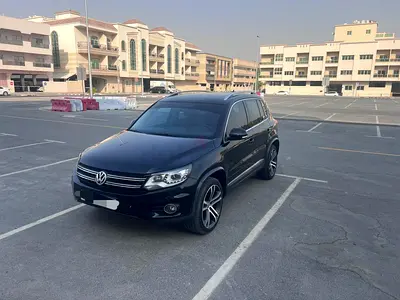 Volkswagen Tiguan 2015 GCC Specs - full option well maintenaned
