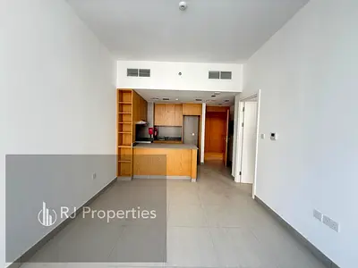 Luxury Huje Spacious Appartment With All Emities Affordable Price