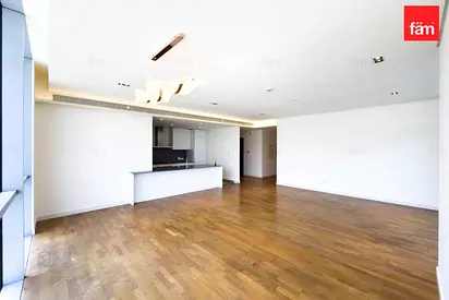 Modern apt, Family Community , Near Metro