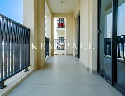 Vacant Oceanfront Apartment | Exclusive Waterfront Destination | Resale
