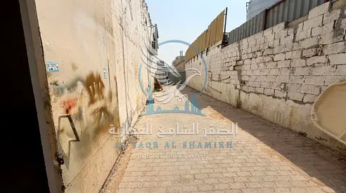 حوطه مساحه 4000 قدم مربع مع مستودع مساحه 1500 قدم مربع | اي نشاط | مدخل خاص | موقع مميز | سعر مميز