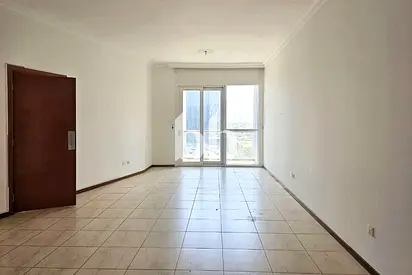 Balcony | Kitchen Appl.| Vacant