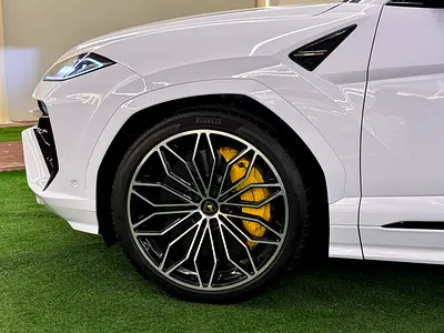 2026 Lamborghini URUS — миниатюра 4