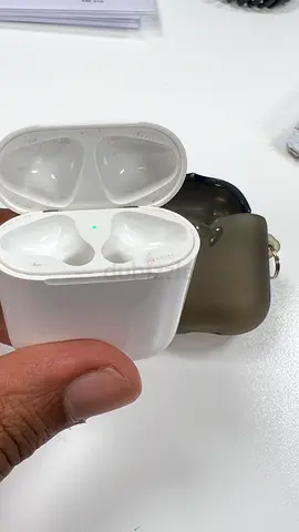 Apple AirPods 2nd Gen with Charging Case