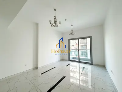 شقة مشرقة بغرفة نوم واحدة | Rose 10 JVC | إطلالات على المدينة والمنتزه | شرفة