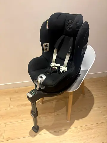 Cybex Sirona Infant Car Seat with ISOFIX Base - Black