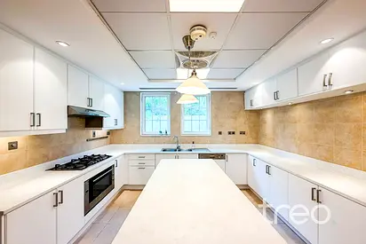 Prime Location | D4 | Vacant | Internal