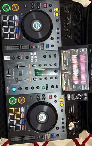 Pioneer DJ Controller with Built-in Screen — Ready to Gig