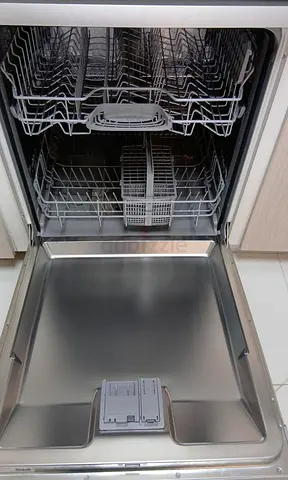 Built-in Stainless Steel Dishwasher - Good Working Condition