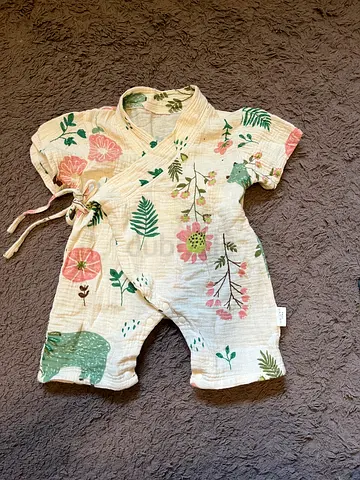 Lightweight floral baby romper, size 6-12 months