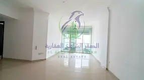 2BR apartment with open view, balcony, 1 master bedroom, 3 bathrooms and built-in wardrobes. Flexibl
